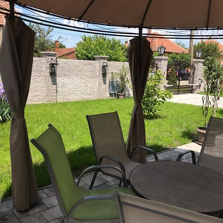 Eden Apartman Algyo Екстер'єр фото