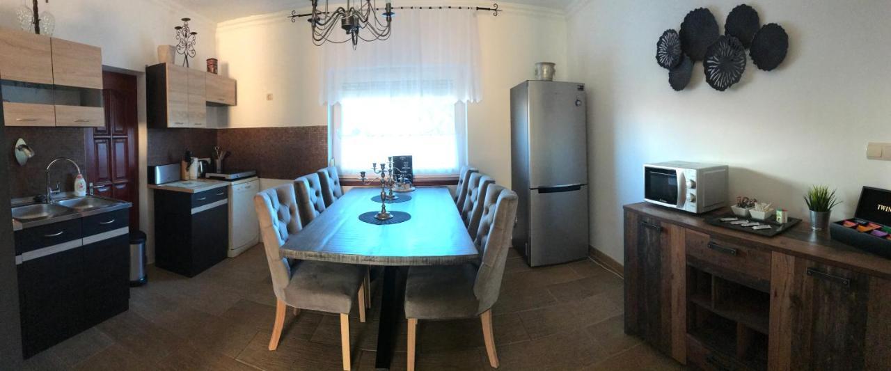 Eden Apartman Algyo Екстер'єр фото