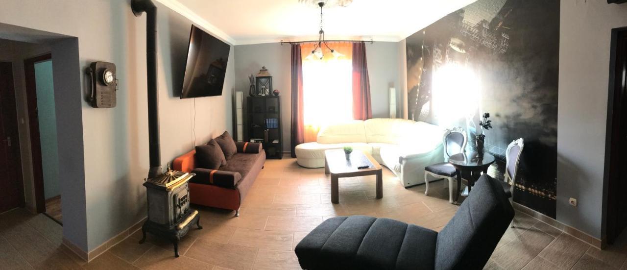 Eden Apartman Algyo Екстер'єр фото