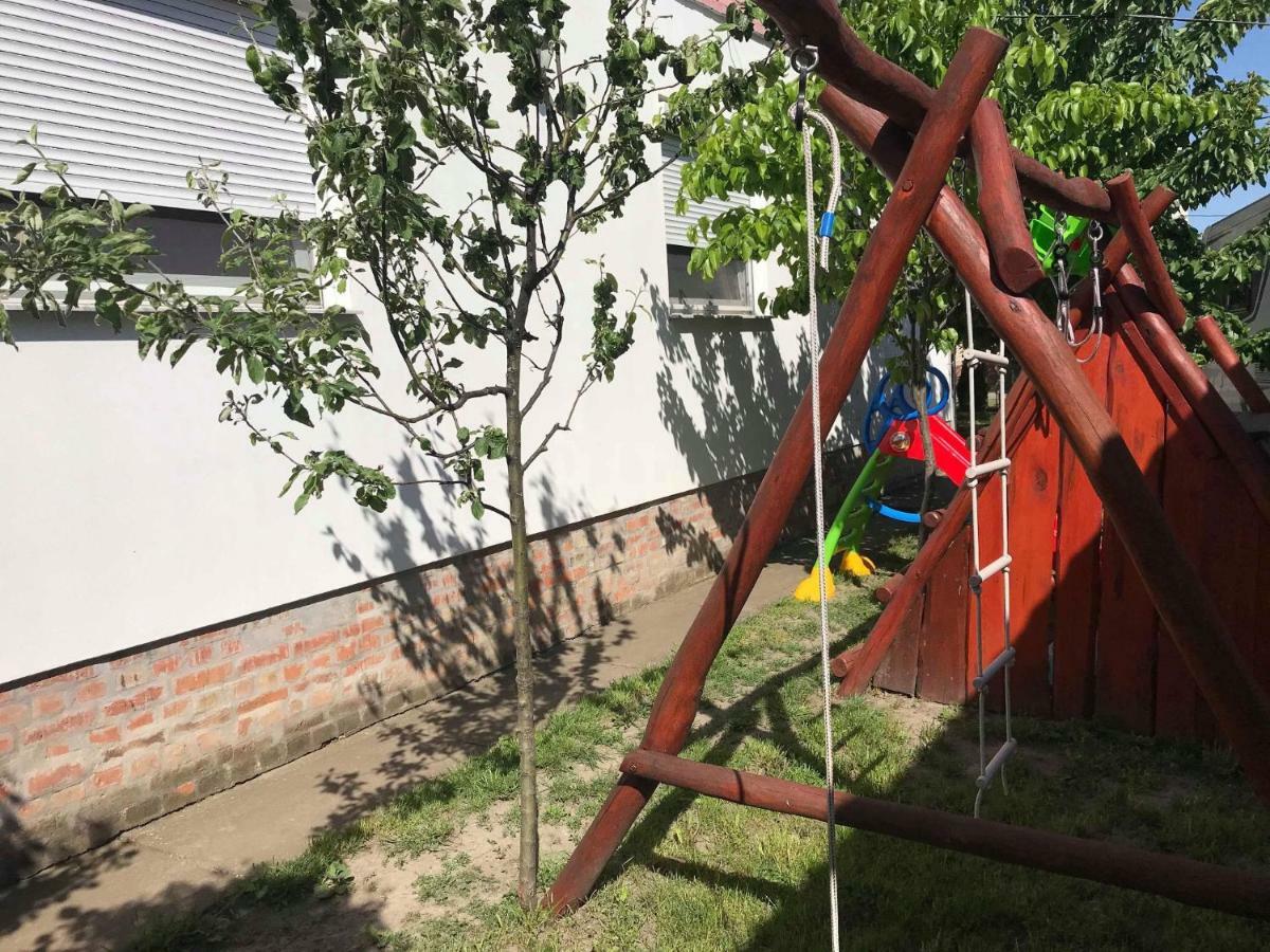 Eden Apartman Algyo Екстер'єр фото