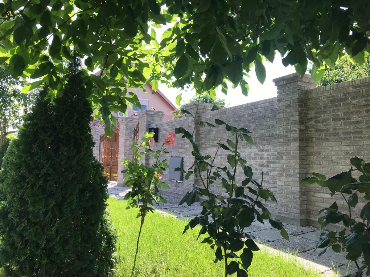 Eden Apartman Algyo Екстер'єр фото